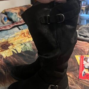Boots size 10- practically new